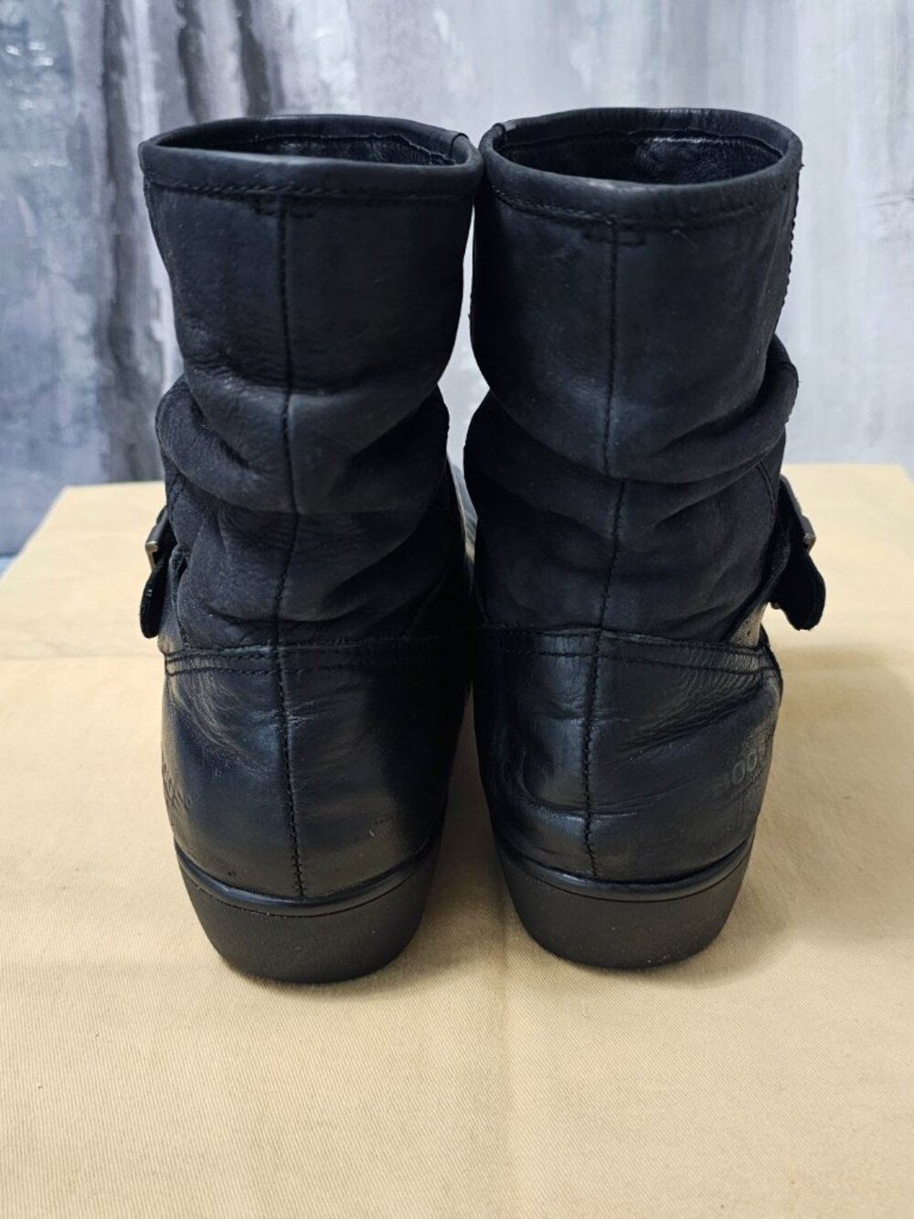 Bogs Cassie Low Black Leather Ankle Slip-on Boots Women's- Size 10 - Picture 5 of 7